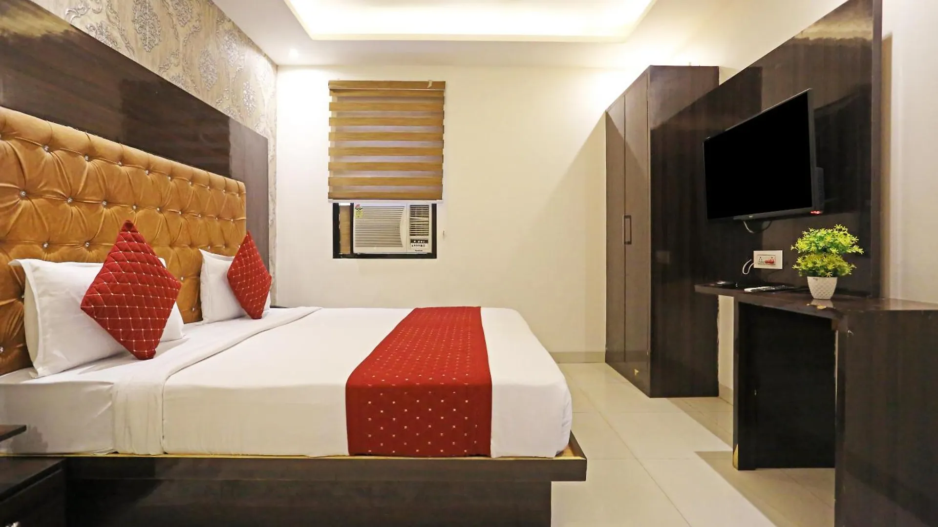 Hotel Iconic Igi Delhi International Airport New Delhi