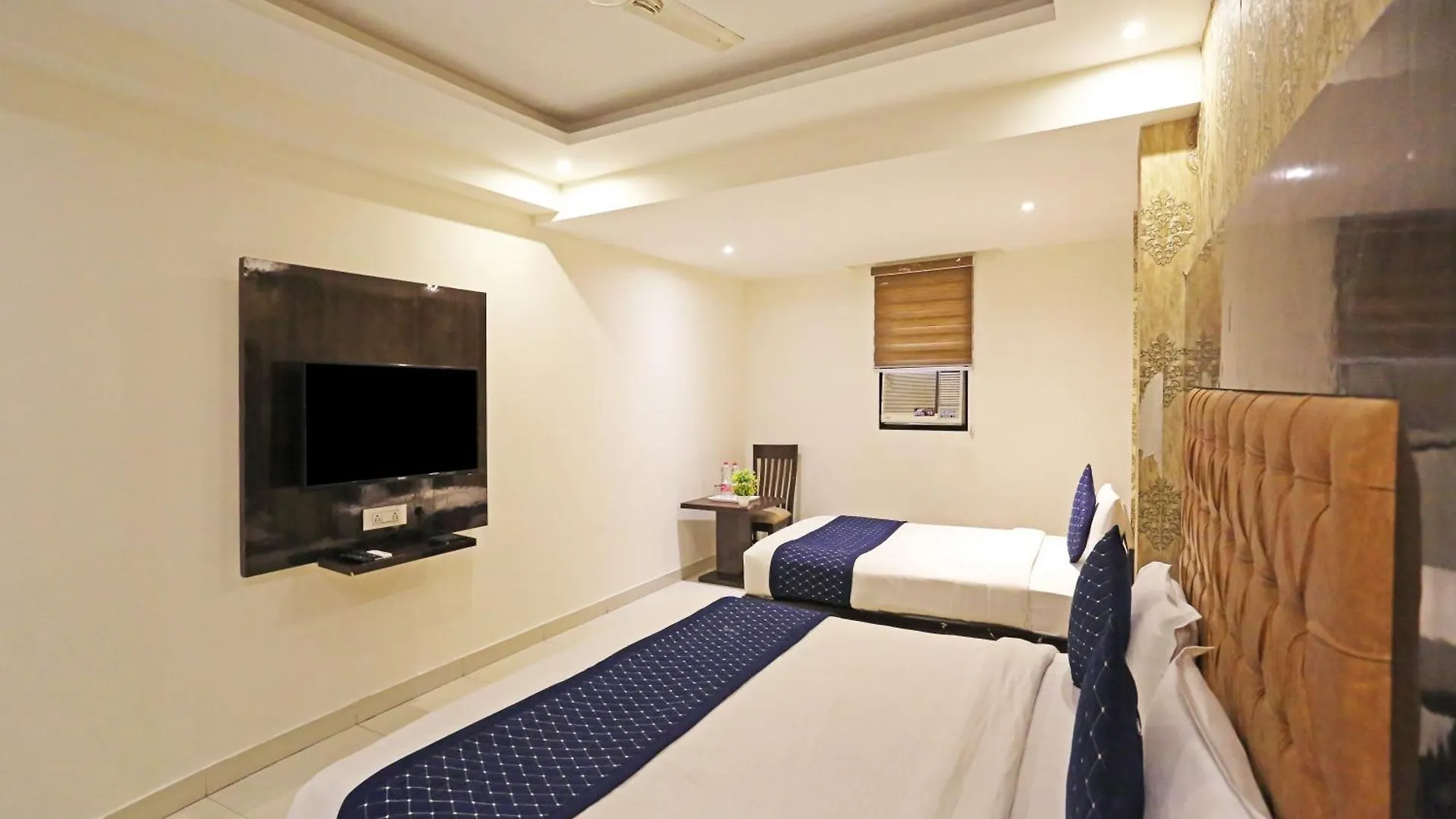 Hotel Iconic Igi Delhi International Airport New Delhi