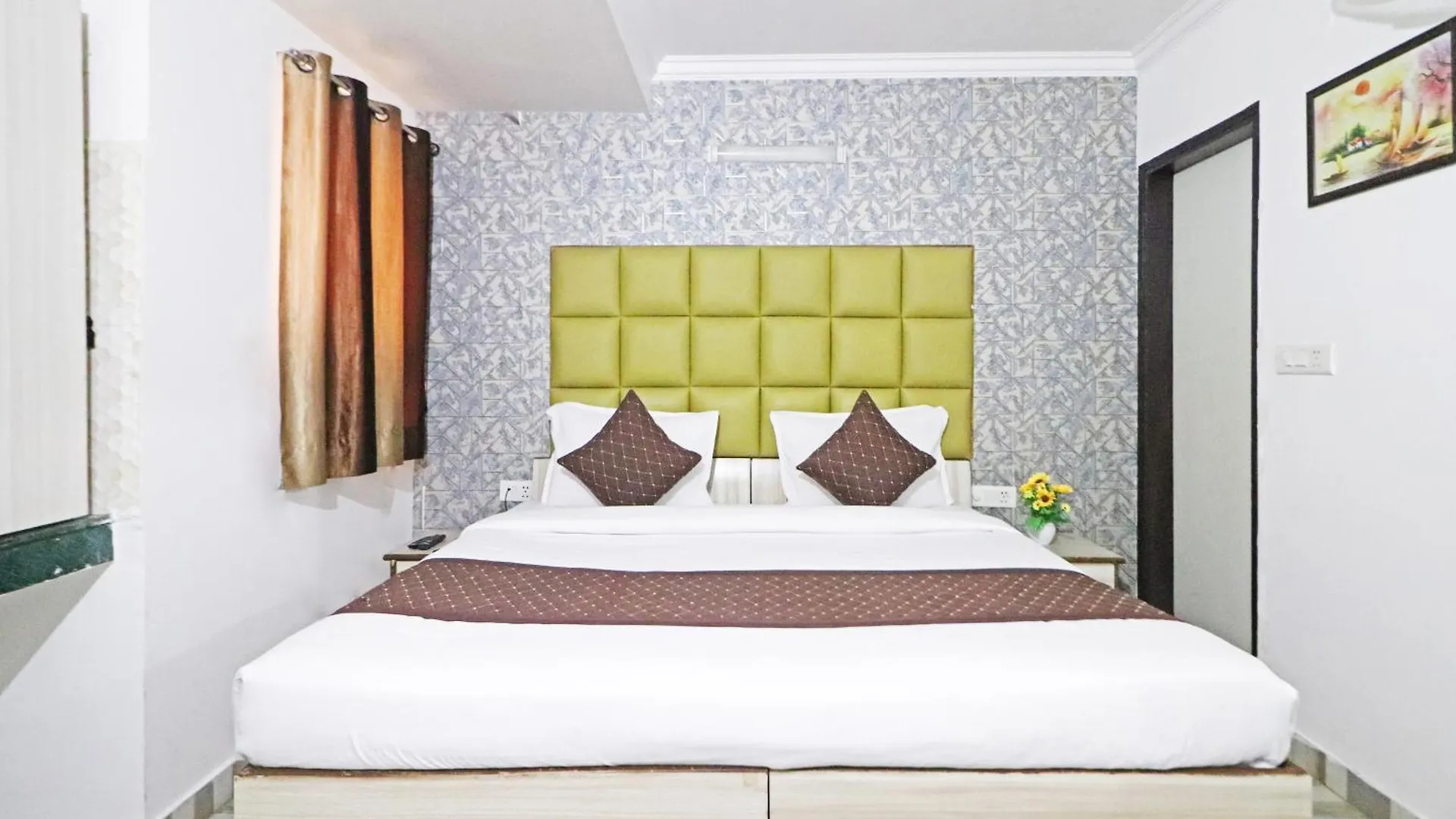 Hotel Iconic Igi Delhi International Airport New Delhi