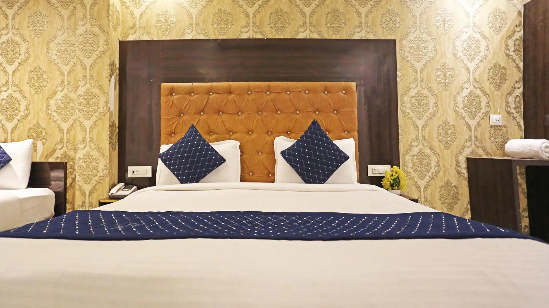 Hotel Iconic Igi Delhi International Airport New Delhi