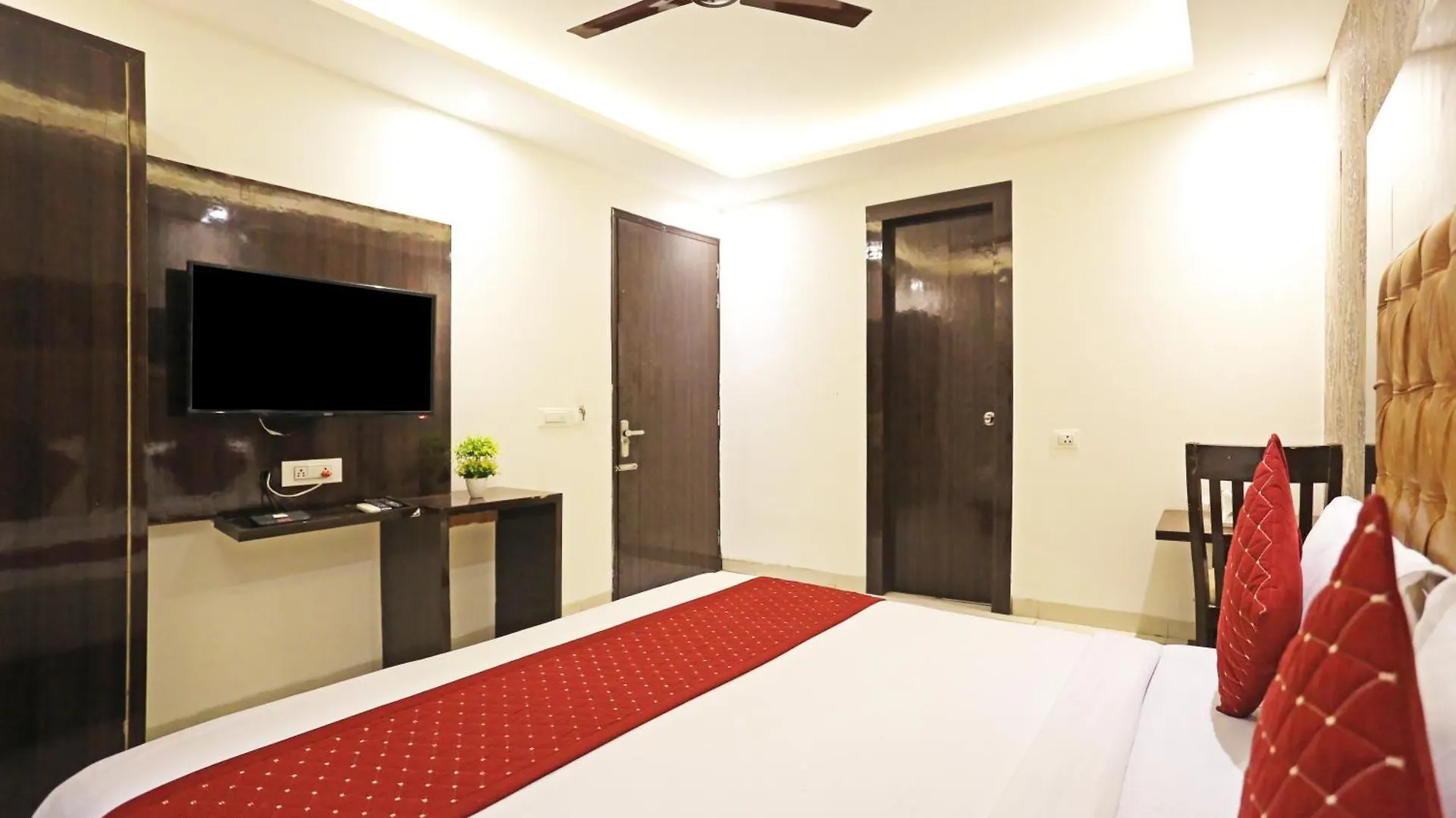 Hotel Iconic Igi Delhi International Airport New Delhi 3*,  India